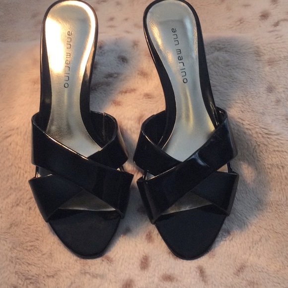 Oui Jew Uue Shoes - Oui Jew Uue Black Sandals